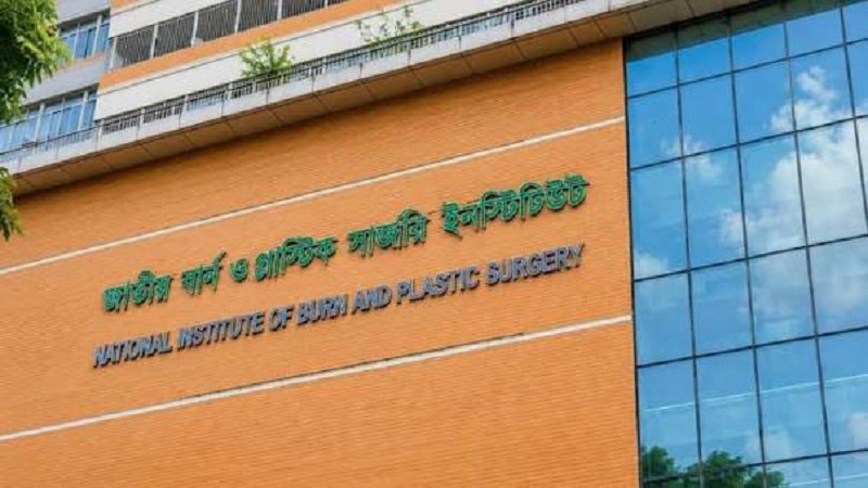 সোফা থেকে কাঠের সিলিং,তারপর বারান্দার মোটরসাইকেল-জয়দেবপুরে ঘুমন্ত পরিবারের চারজন দগ্ধ